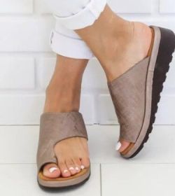 Women Slippers Flat Sole Casual Soft Big Toe Foot Sandal (Option: Khaki-43)