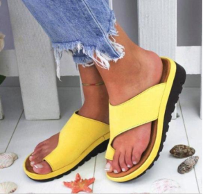 Women Slippers Flat Sole Casual Soft Big Toe Foot Sandal (Option: Yellow-44)